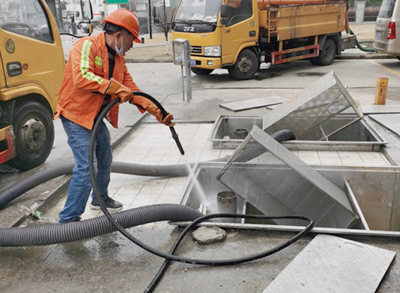 边坝隔油池清理